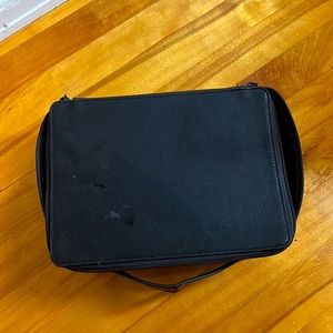 Beis black cosmetic case